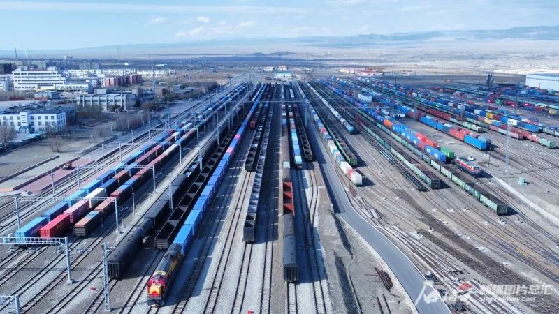 中国新疆不断加强与中亚五国合作——发挥核心区作用 扩大向西开放