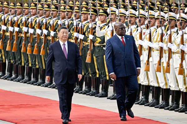 习近平同刚果（金）总统齐塞克迪举行会谈 