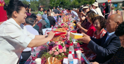 太甜了！塔城8个民族35对夫妻的“520”