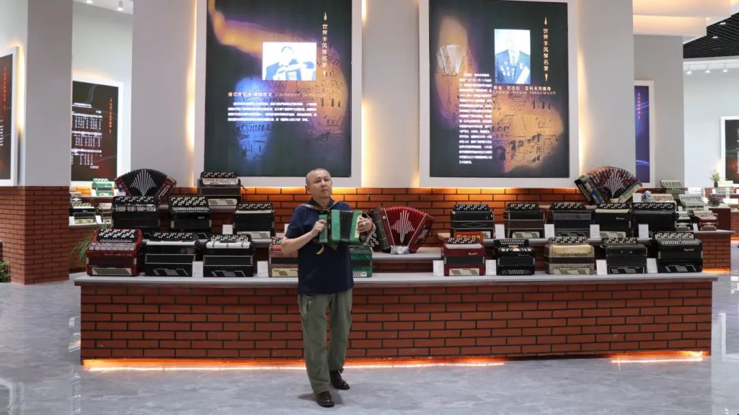 手风琴5.jpg 手风琴5.jpg