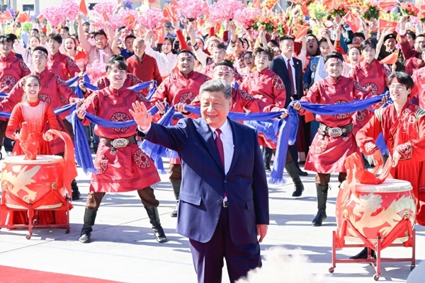 习近平离开新疆返回北京