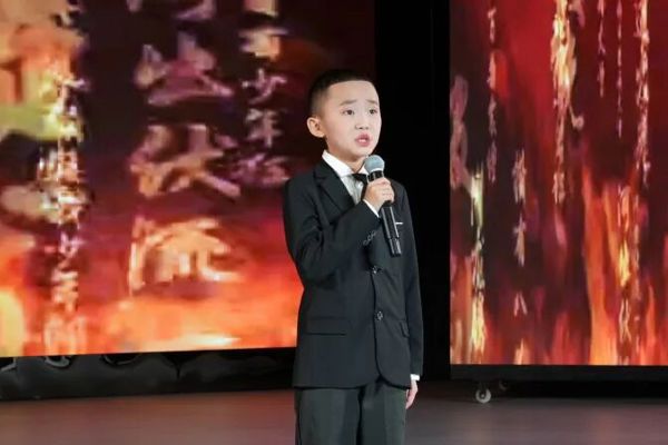 诵读传经典 书香满塔城