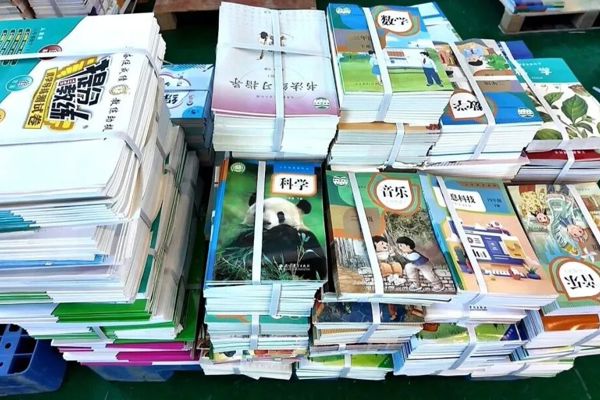 新春走基层 |  全力保供新学期！塔城各地教材有序发放