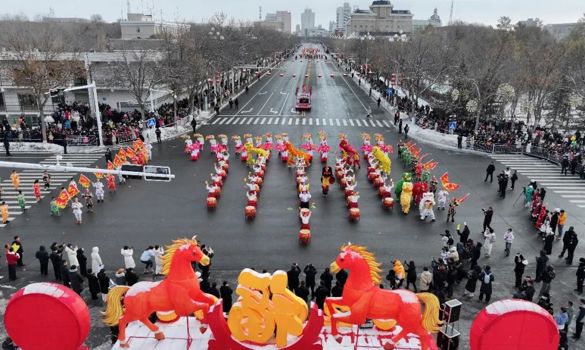骏马迎春·福满塔城  塔城市社火展演燃爆全城