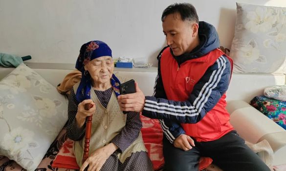 开局·民生温度 | 塔城聚焦“一老一小” 绘就民生温暖底色~