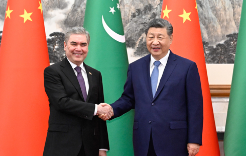 习近平会见土库曼斯坦民族领袖、人民委员会主席别尔德穆哈梅多夫