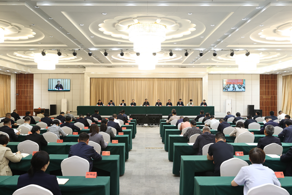 支现伟在地区群众身边不正之风和腐败问题集中整治工作推进会上强调 锚定目标攻坚决战 推动集中整治取得更大成效