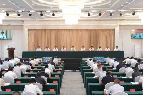 支现伟在地区党员干部“能力提升年”主题活动推进会上强调 锚定攻坚目标 提升履职能力 为建设社会主义现代化新疆作出更大塔城贡献