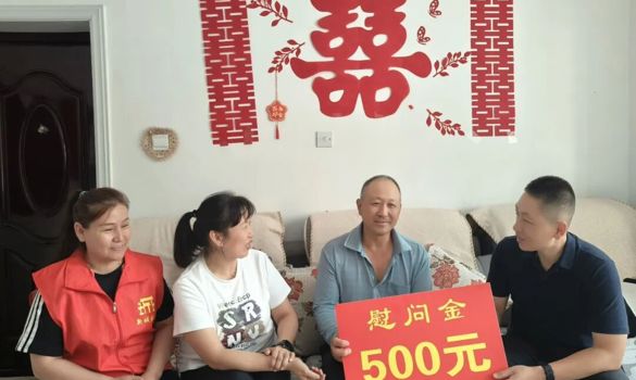 多彩活动迎“八一 ” 声声问候寄真情