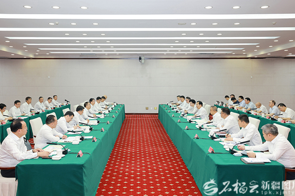 陈小江艾尔肯·吐尼亚孜会见国家能源集团董事长邹磊总经理冯来法