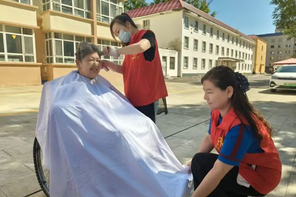 办实事 微故事 | 细微处见真情 平凡中暖民心 塔城绘就暖心民生画卷