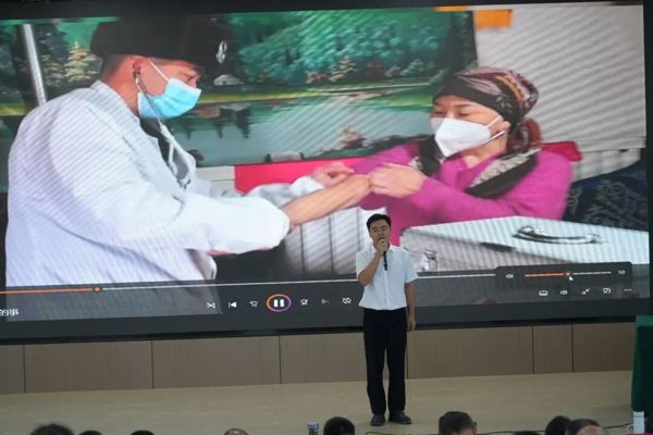 塔城地区百姓巡回宣讲团走进地委党校(地区行政学院)宣讲
