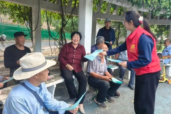 办实事 微故事 | 板凳话新风、马背送法律！塔城基层宣传服务有温度~