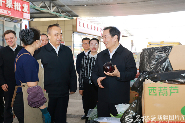 陈小江艾尔肯·吐尼亚孜调研检查节日期间安全稳定和市场供应等工作